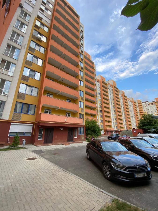 Cozy Two Bedroom Large Apartment Chisinau