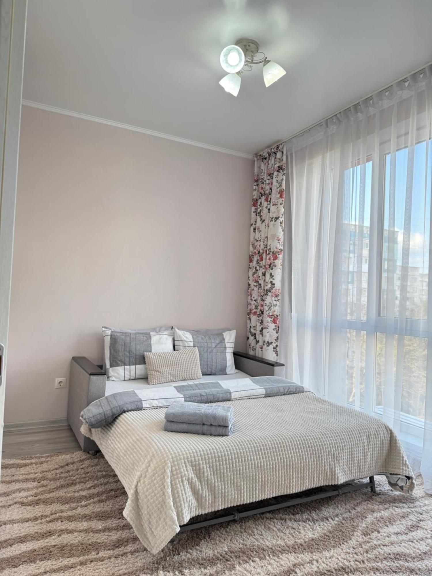 Cozy Two Bedroom Large Apartment Chisinau