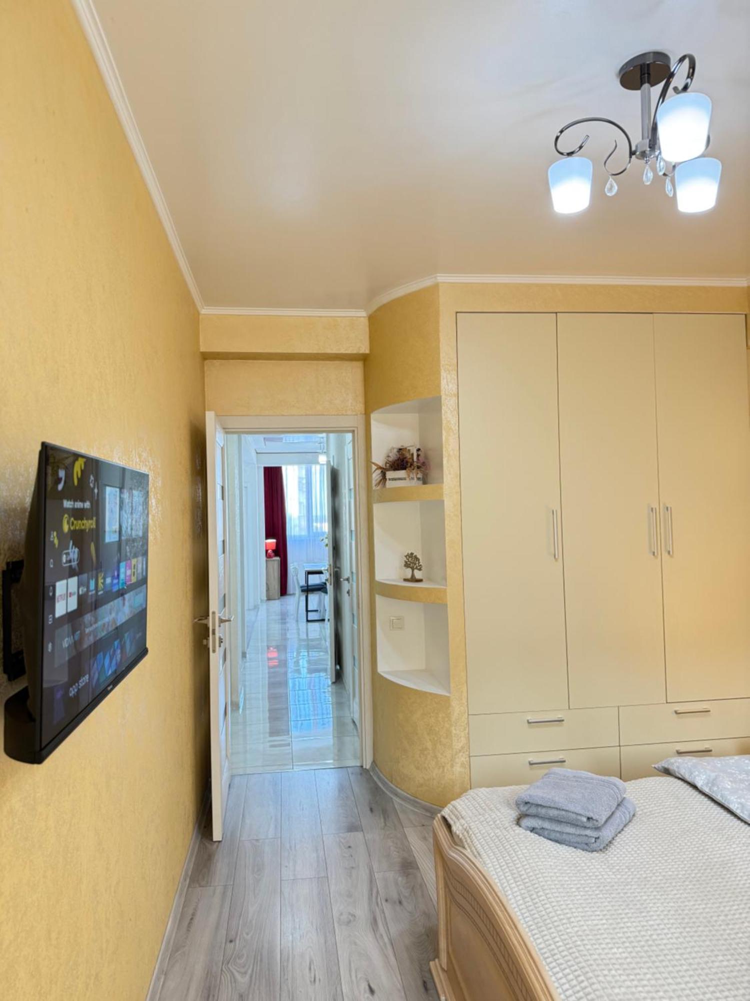 Cozy Two Bedroom Large *