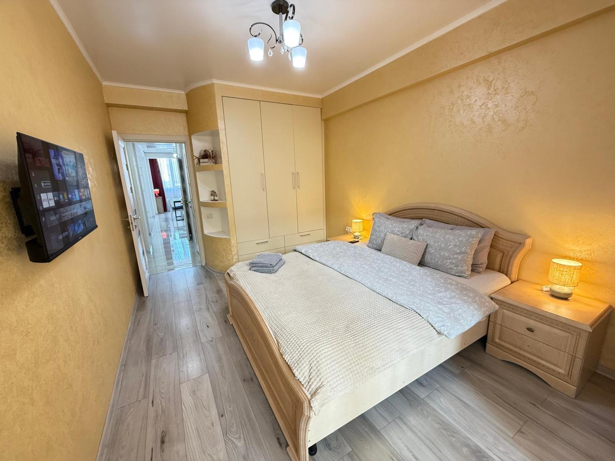 Apartment Cozy Two Bedroom Large Chisinau