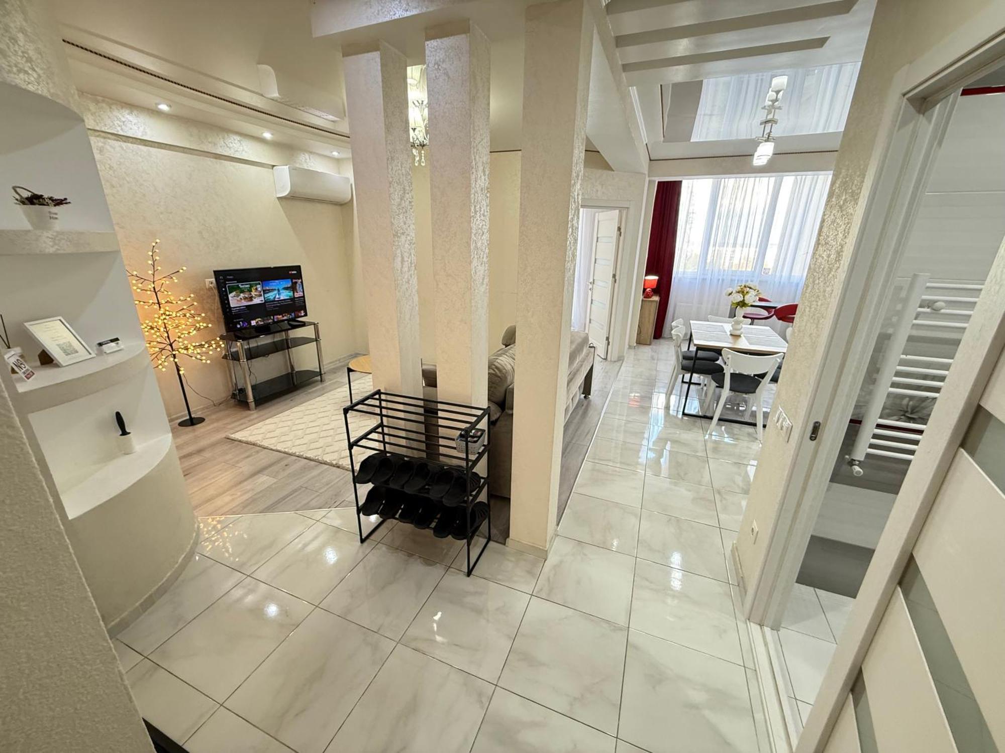 Cozy Two Bedroom Large Apartment