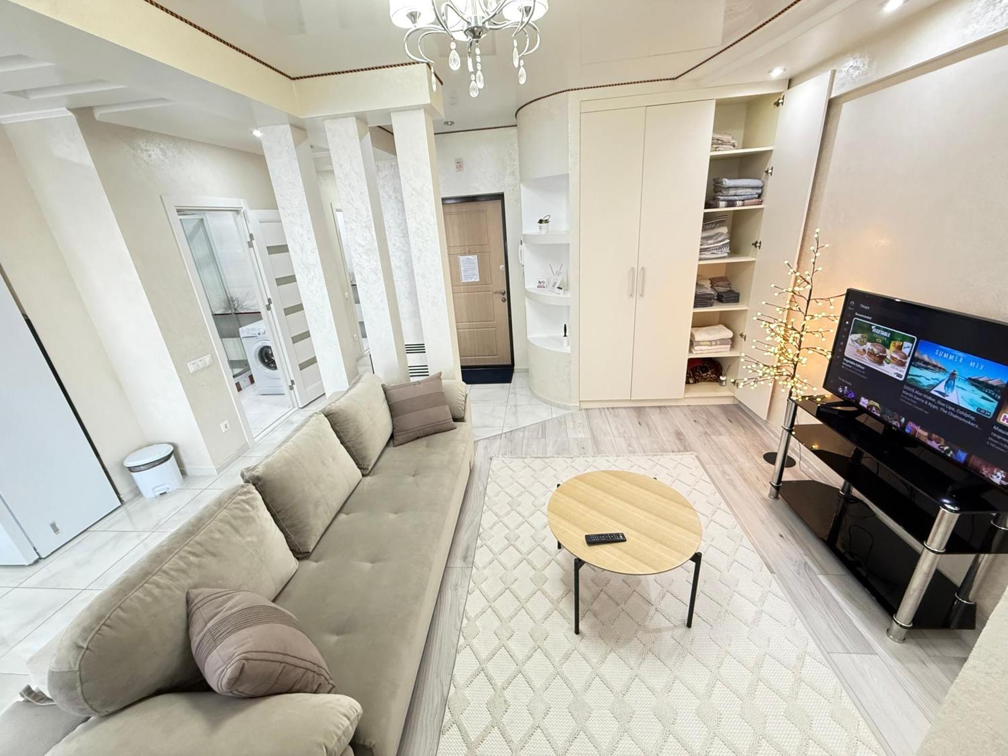 Apartment Cozy Two Bedroom Large