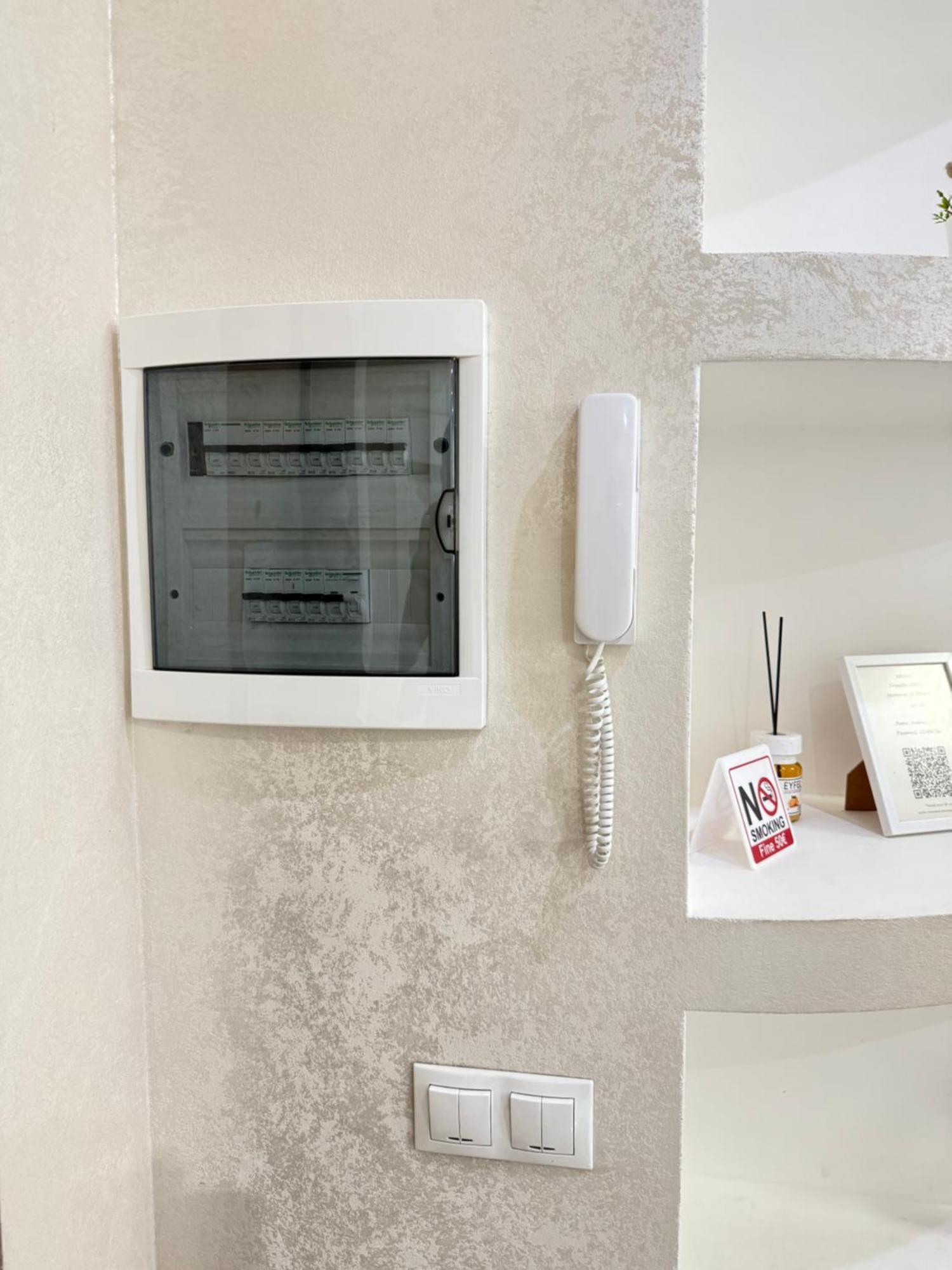 דירה Cozy Two Bedroom Large צ'יסינאו